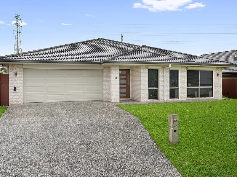 4 BEDROOM HOME ON 549m2 OFFERING MULTIPLE LIVING SPACES