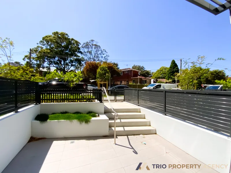 Split Level 1Bed Terrace Home