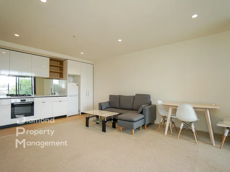 Spacious Apartment At Bundoora's Prime Location