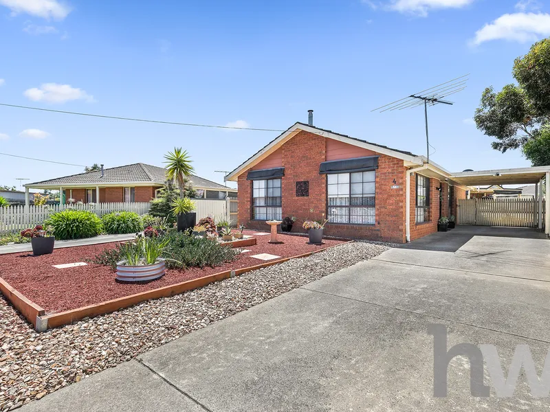 Attention All Investors, Downsizers & First Homebuyers. Set on its Own Title.