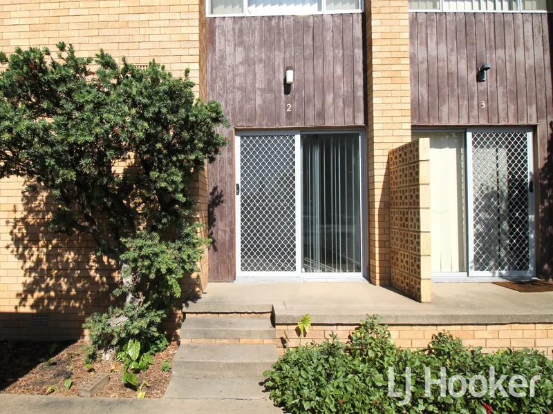 Two Storey Spacious Unit on Albion Hill