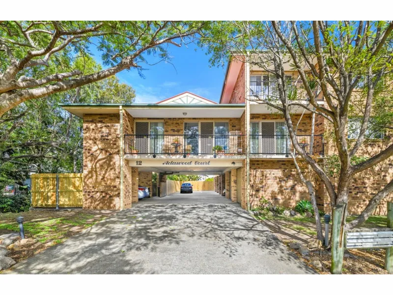 FRESHLY RENOVATED - 2 BEDROOM UNIT IN QUIET POSITION