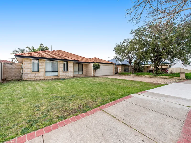 4X2 FAMILY HOME IN THE ORIGINAL SETTLERS HILLS ESTATE