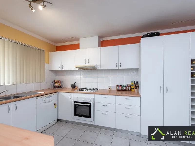 1147th CRAIGIE HOME UNDER OFFER BY ALAN REAY