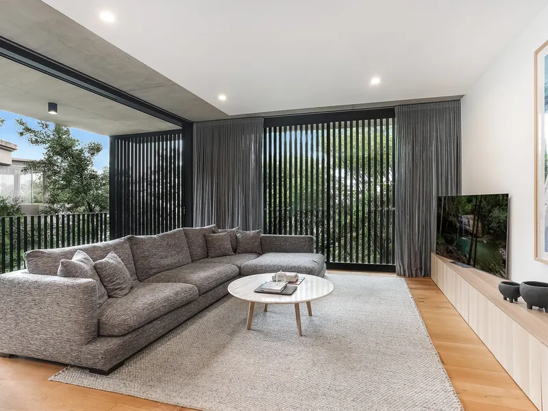 Striking Coastal Apartment of Superior Style and Quality in Coogee’s Exclusive ‘Rise’ Complex