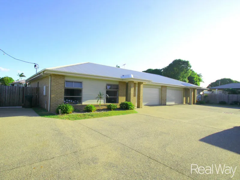 Modern house like unit in small complex with pets negotiable!