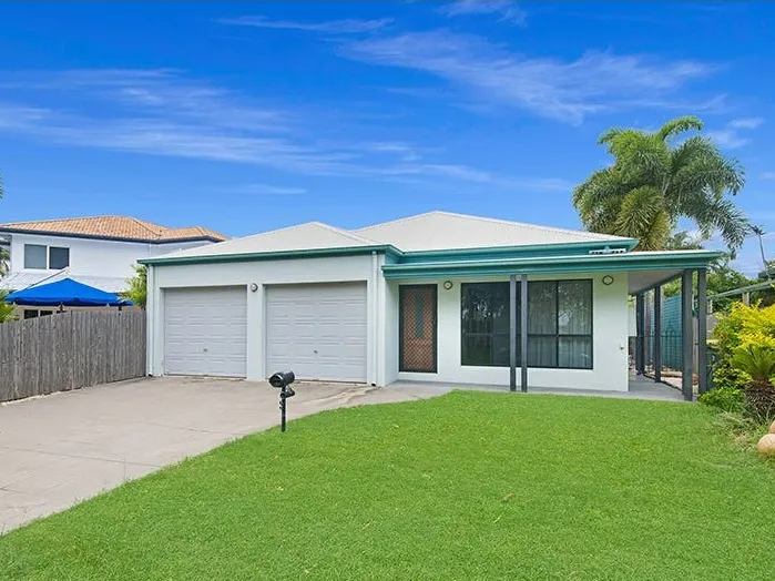 Beautiful home, close to the Golf Club, Shopping Centre and entertainment