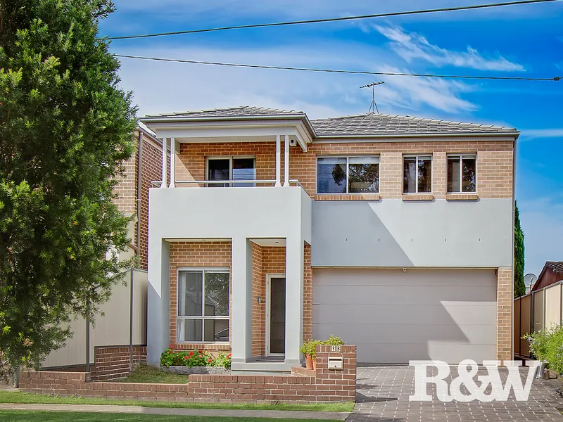 LARGE FAMILY HOME IN IDEAL LOCATION