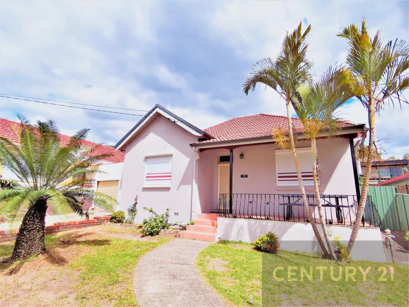 Tiny and Clean 3bedroom House 