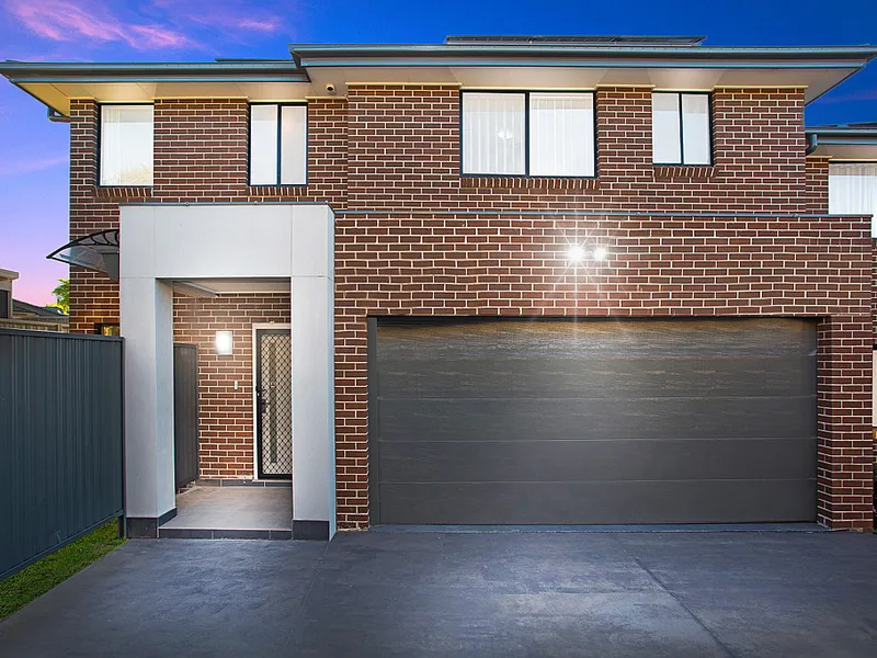 Extra Large Townhouse in Premium location