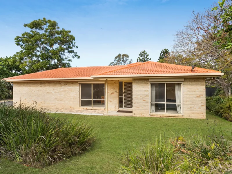 RARE FIND ONE OWNER HOME CIRCA 1993 ON 3,903M2