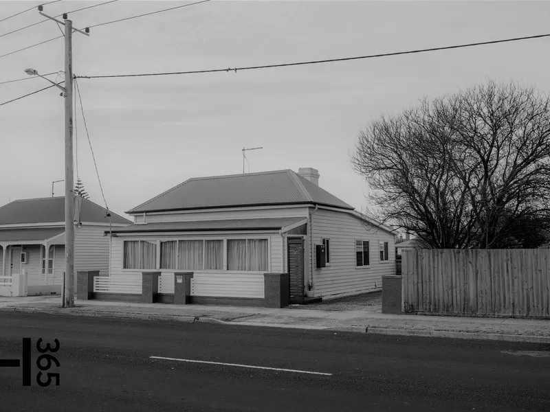 Centrally located, renovated cottage