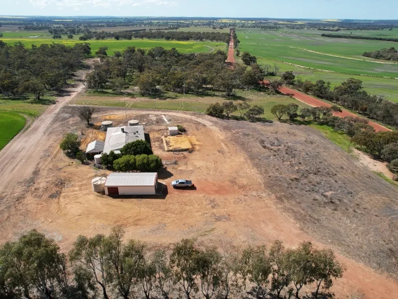 Fabulous 5-Bedroom Home on 10 Acres, Red Hill