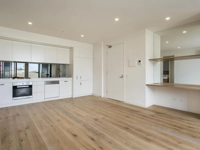 LEASE A LIFESTYLE!