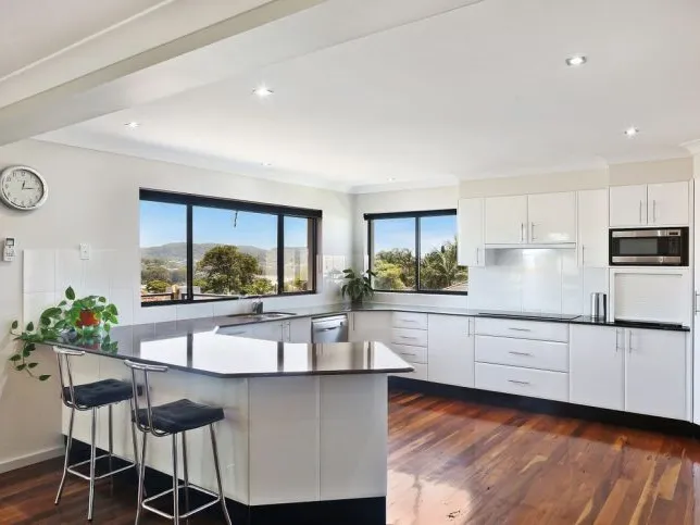 5 bedroom, 3.5 bathroom, double garage, walk to beach