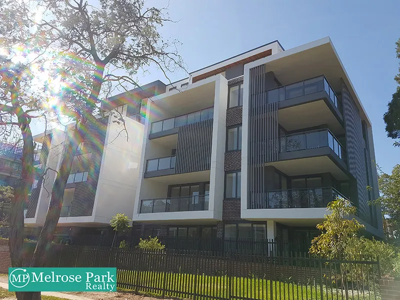 Ground Floor, Oversize 1 Bed + Study