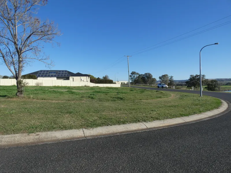 Large Corner Block with Incredible Views