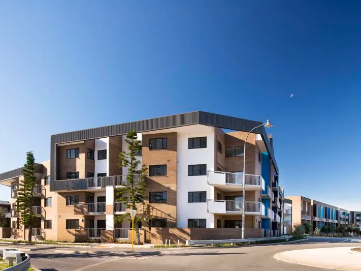 SPACIOUS GROUND FLOOR BEACH SIDE APARTMENT!!