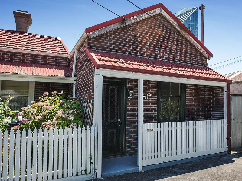Charming Cottage In Desirable Location