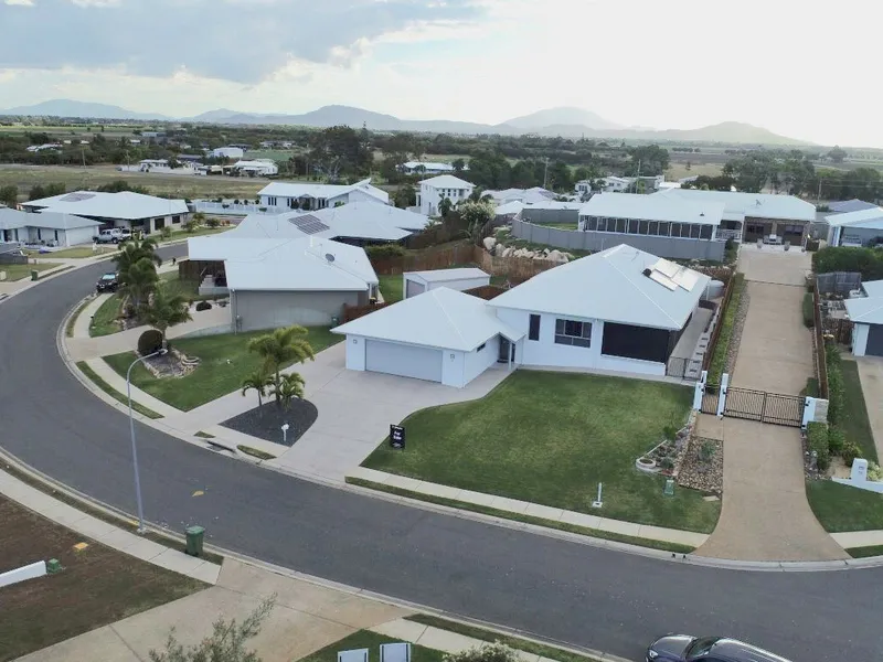 QUALITY HOME IN KAPOK PARK - QUEENS BEACH