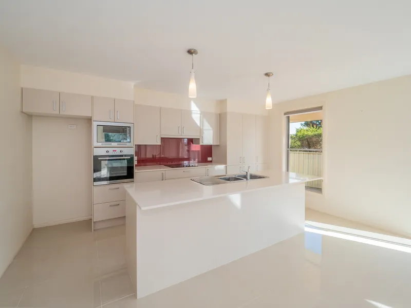 Sunlit contemporary two-bedroom villa home