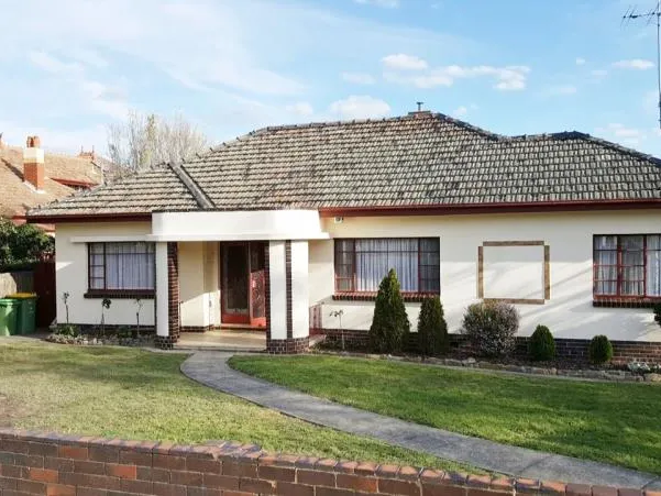 ART DECO HOME IN A SUPERB LOCATION