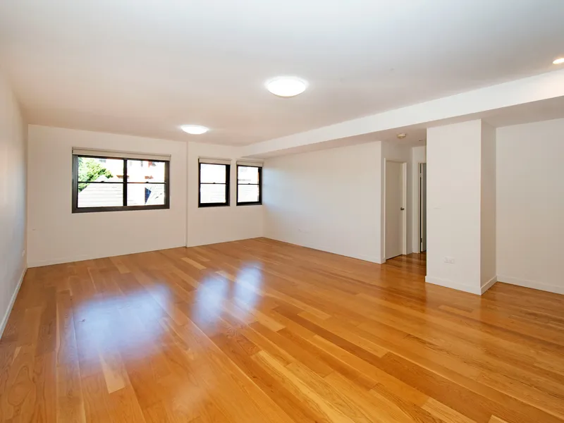 MODERN ONE BEDROOM APARTMENT OPPOSITE UNSW