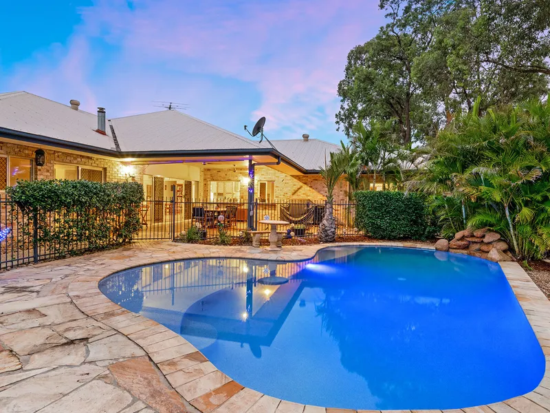 Large Family Home on 2 Acres - Breezes, Birds and Abundance of Space