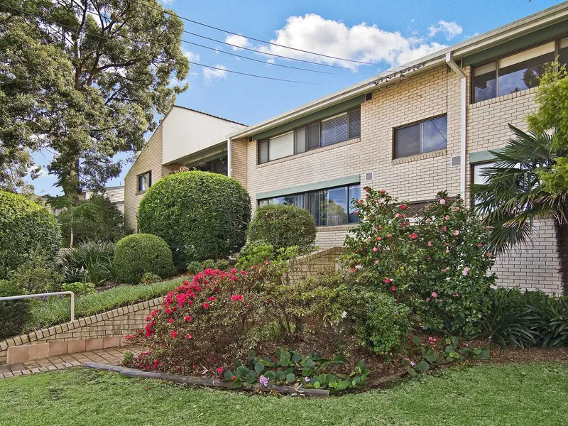 IMMACULATE 2 BEDROOM IN FABULOUS LOCATION