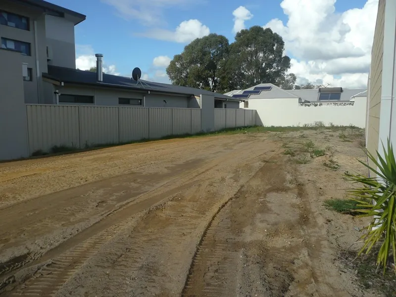 LAND NEAR THE RIVER!