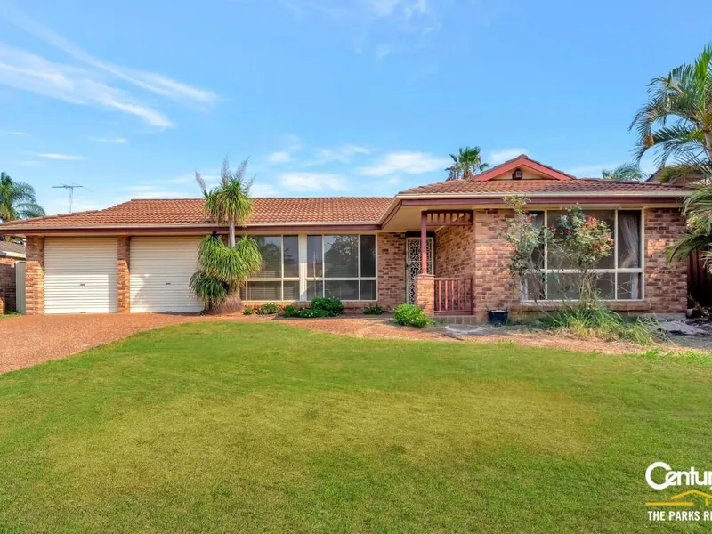 CHARMING FAMILY HOME LOCATED IN A PRIME LOCATION!