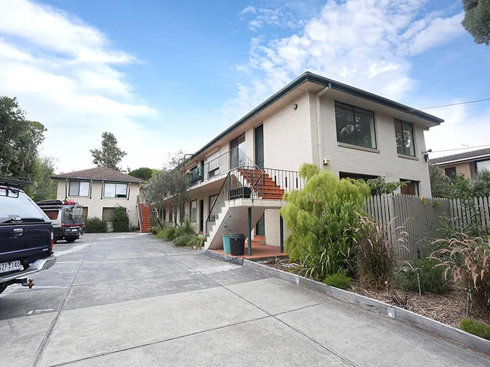 ONE BEDROOM APARTMENT