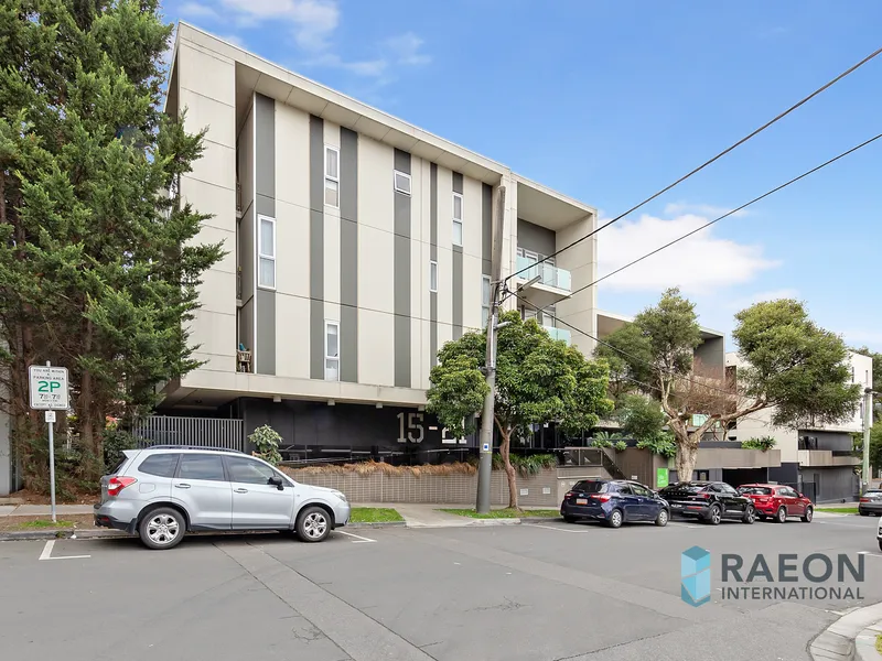 CLOSE TO BOX HILL CENTRAL I A BEDROOM APARTMENT
