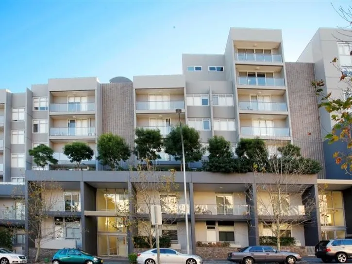 Super Spacious 2 Bedroom Apt with Ultra Convenient Location 