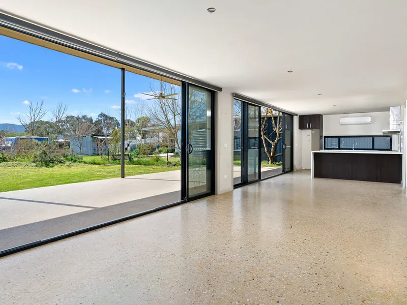 QUALITY LIGHT FILLED MODERN HOME