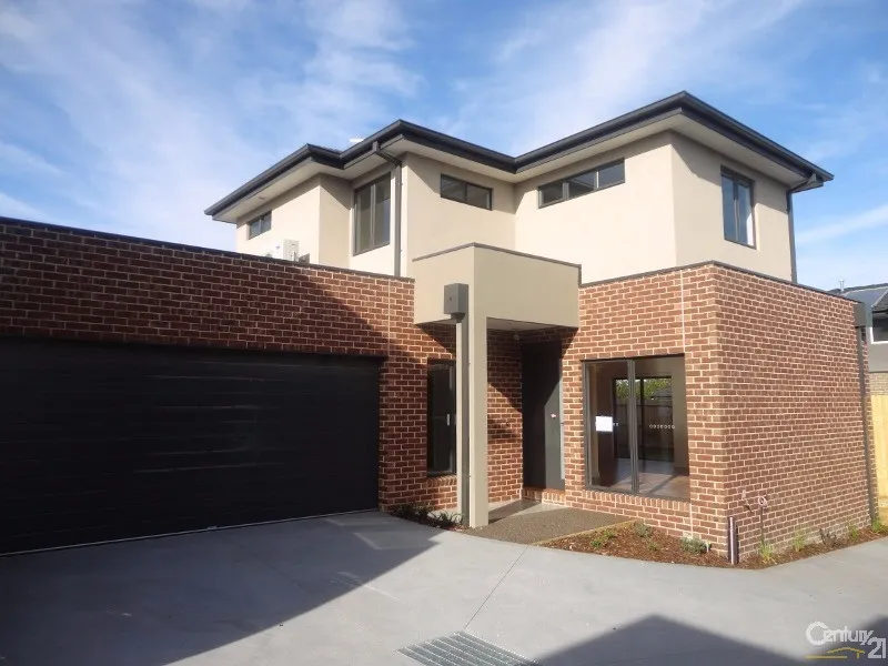 SPACIOUS TOWNHOUSE