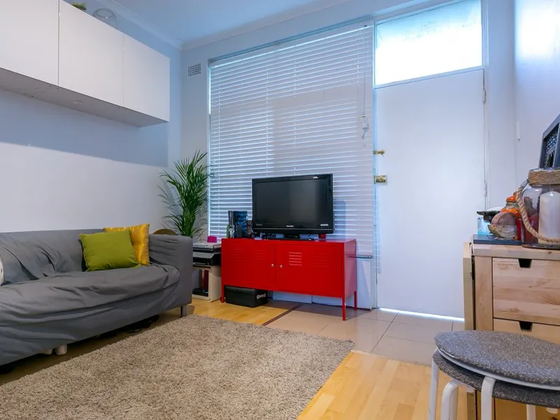 Modern Apartment in Convenient Location