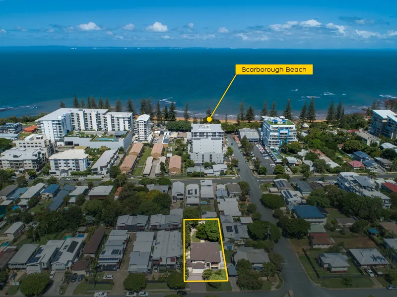 Impressive Proportions, Family Friendly Entertainer on 1,062m2 (2 lots)