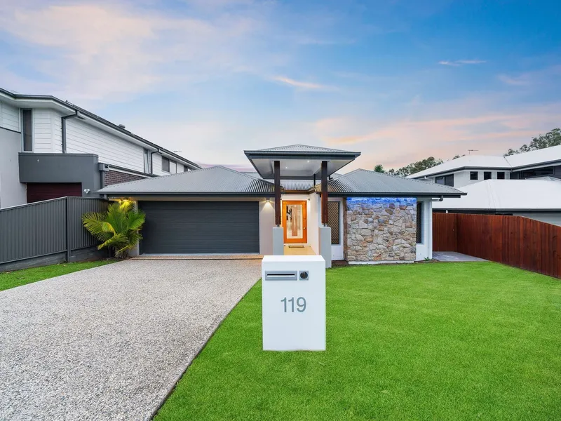 Executive Modern Home in Wellington Point