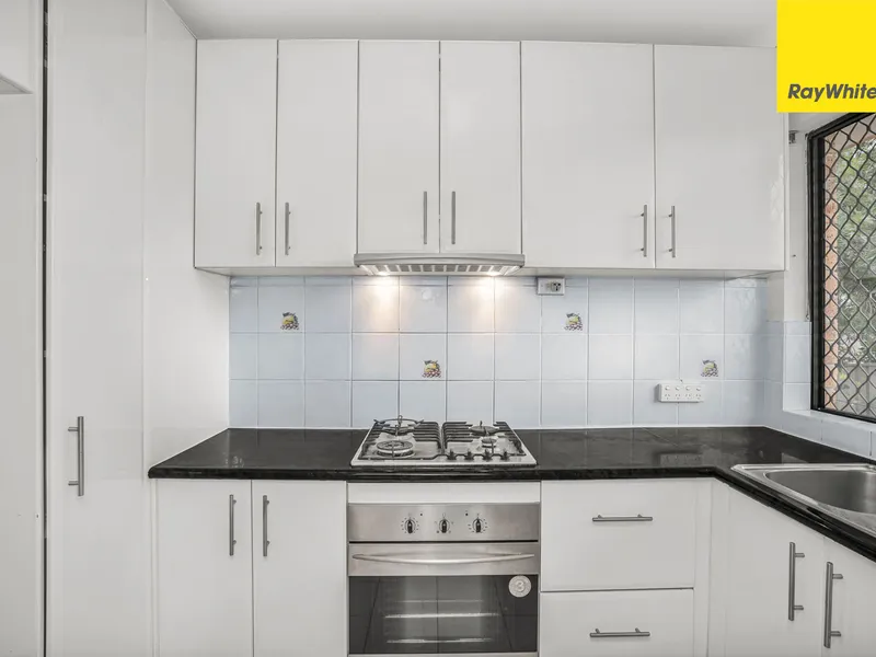 RENOVATED TOWNHOUSE IN SOUTH BLACKTOWN !!