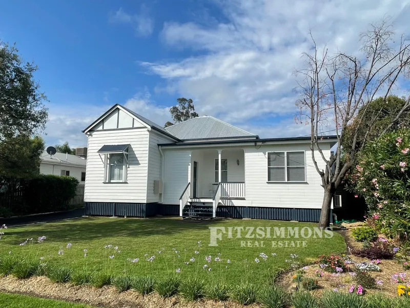 BEAUTIFUL COLONIAL STYLE HOME - HUGE DECK - GET IN QUICK!