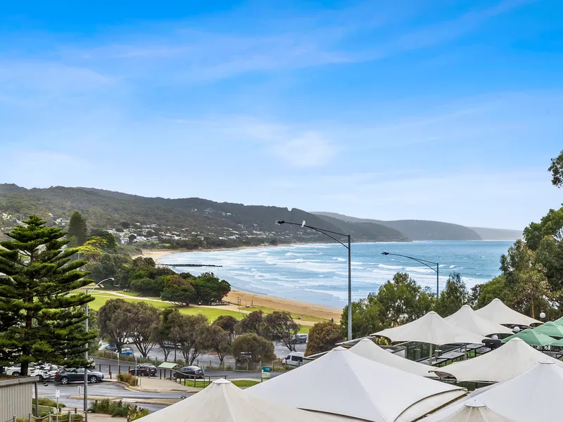 SWEEPING BEACH VIEWS