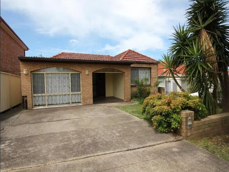 Full brick 3 bedroom house provide comfortable living experience