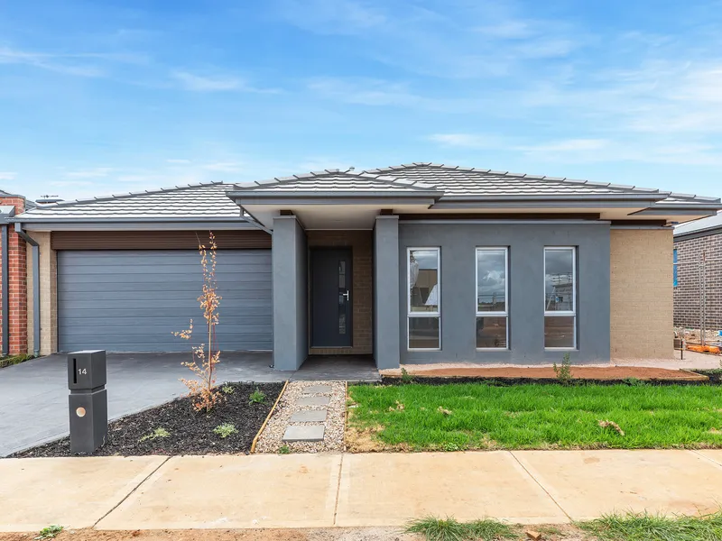 Simply Spacious - 14 Spadefoot Place Melton Sth