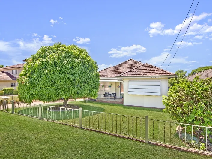 WILL BE LEASED WITH FLOOR BOARDS (CARPET BEING REMOVED)