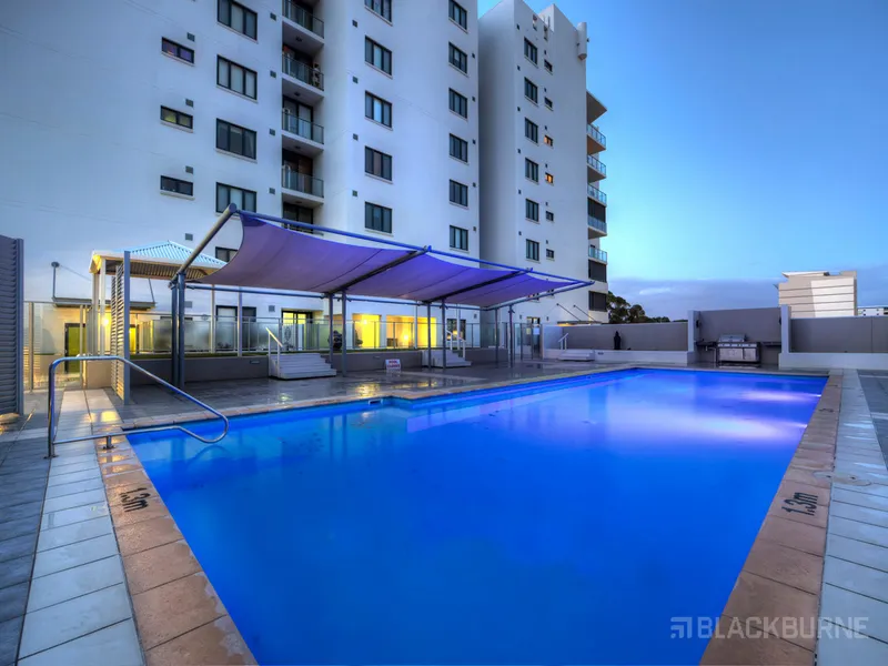 SPACIOUS APARTMENT WITH OCEAN VIEWS