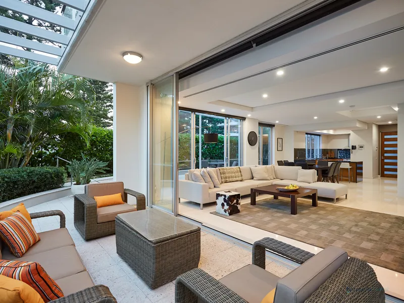 639m² Freestanding 3-Level Beach House with 4 Car Basement garage in Residential Pet Friendly Building