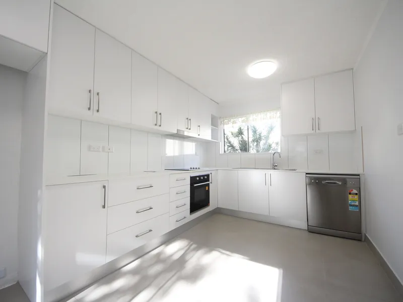 Lovely Renovated Townhouse in Peaceful Location