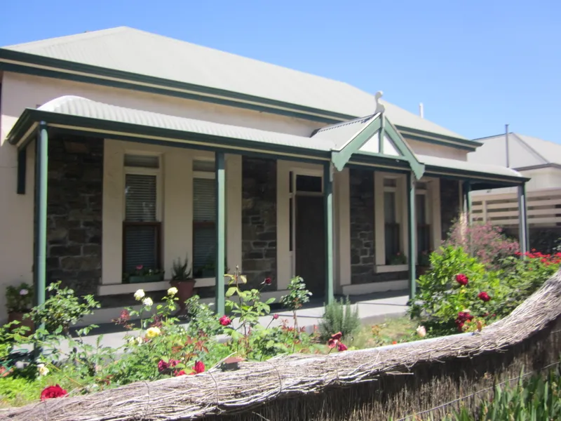 Gorgeous Bluestone Cottage