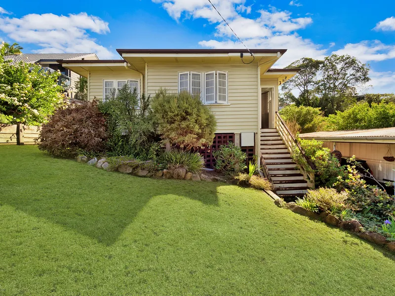 Post-war home on 810sqm double block